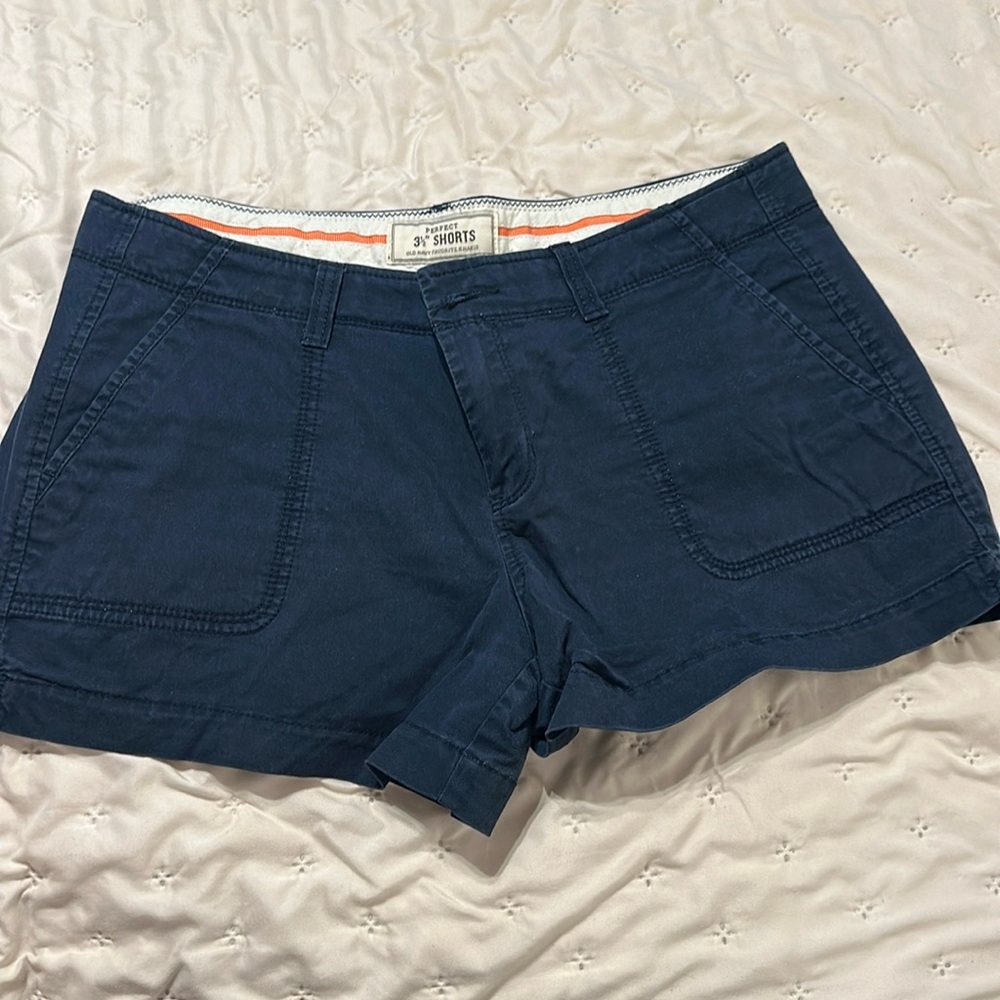 Old navy women’s shorts - navy